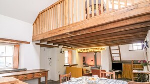 Cottage | Interior