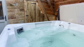 Cottage | Property grounds