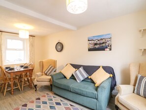 Living room - Guinea Cottage (Weymouth)