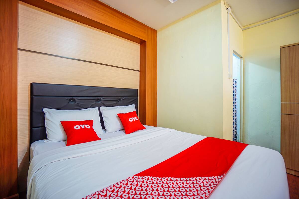 Standard Double Room | Free WiFi, bed sheets