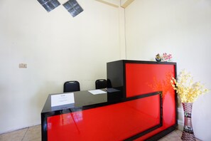 Reception - OYO 1912 Kengkang Residence (Manado)