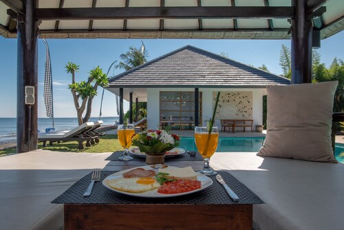 Villa Lovina Beach 1 - Luxury Beachfront Villa In North Bali