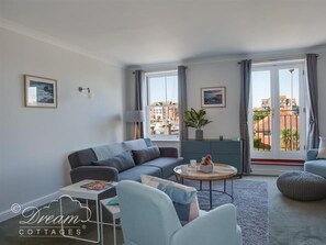 Cottage | Front of property - Marina Vista (Weymouth)