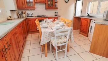 Casa de campo | Cozinha privada | Geladeira, cooktop, talheres/pratos/utensílios de cozinha