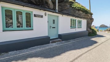 Cottage | Exterior detail