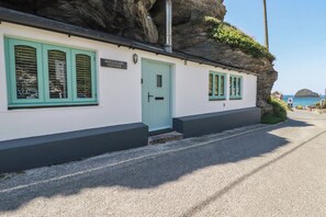 Cottage | Exterior detail - Smugglers Cottage (Tintagel)