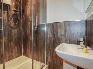 Bathroom - Smugglers Cottage (Tintagel)