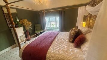 Cottage | 2 bedrooms, individually decorated, individually furnished, free WiFi