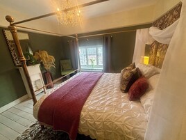 2 habitaciones, decoración personalizada y muebles diferentes 