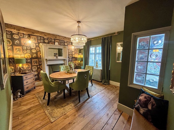 Cottage | Interior