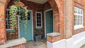 Cottage | Exterior detail