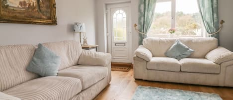 Cottage | Living area