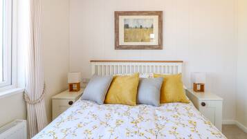 Cottage | 2 bedrooms, individually decorated, individually furnished, free WiFi