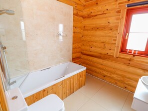 Cottage | Bathroom | Shower - Willow Lodge (Oakham)