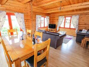 Cottage | Living room - Willow Lodge (Oakham)