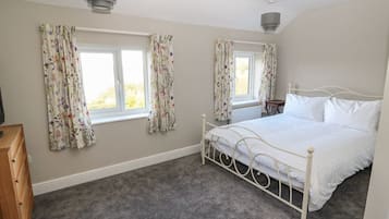 Cottage | 2 bedrooms, individually decorated, individually furnished, free WiFi