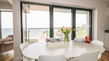Cottage | Dining