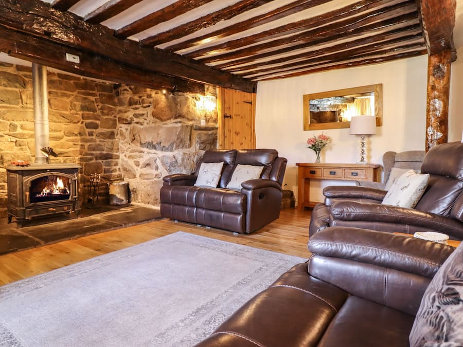 Cottage | Living area | TV