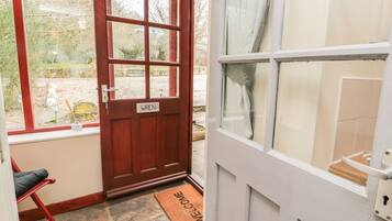 Cottage | 1 bedroom, individually decorated, individually furnished, free WiFi