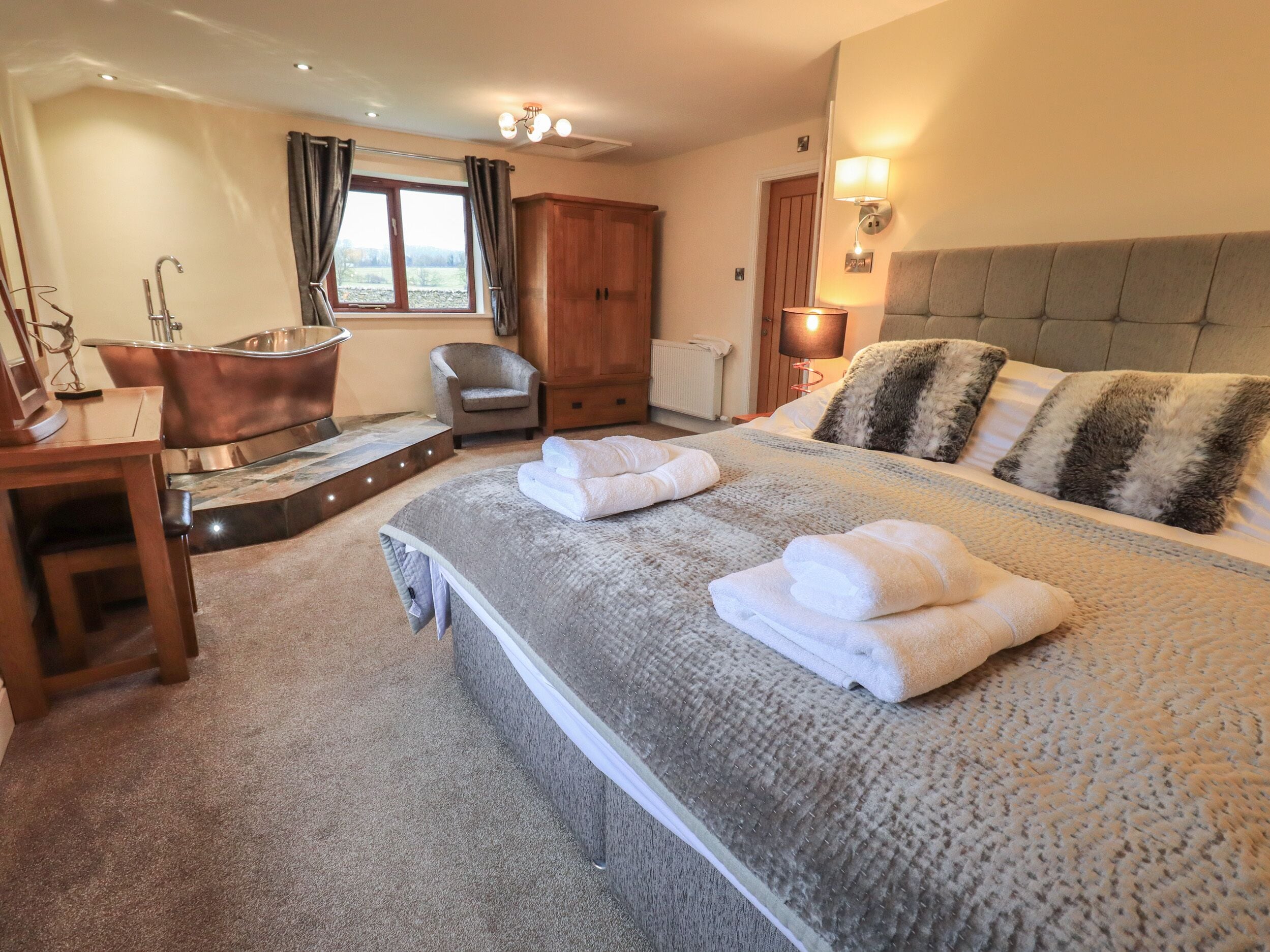 Cottage | 1 bedroom, individually decorated, individually furnished, free WiFi