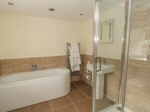 Cottage | Bathroom | Shower