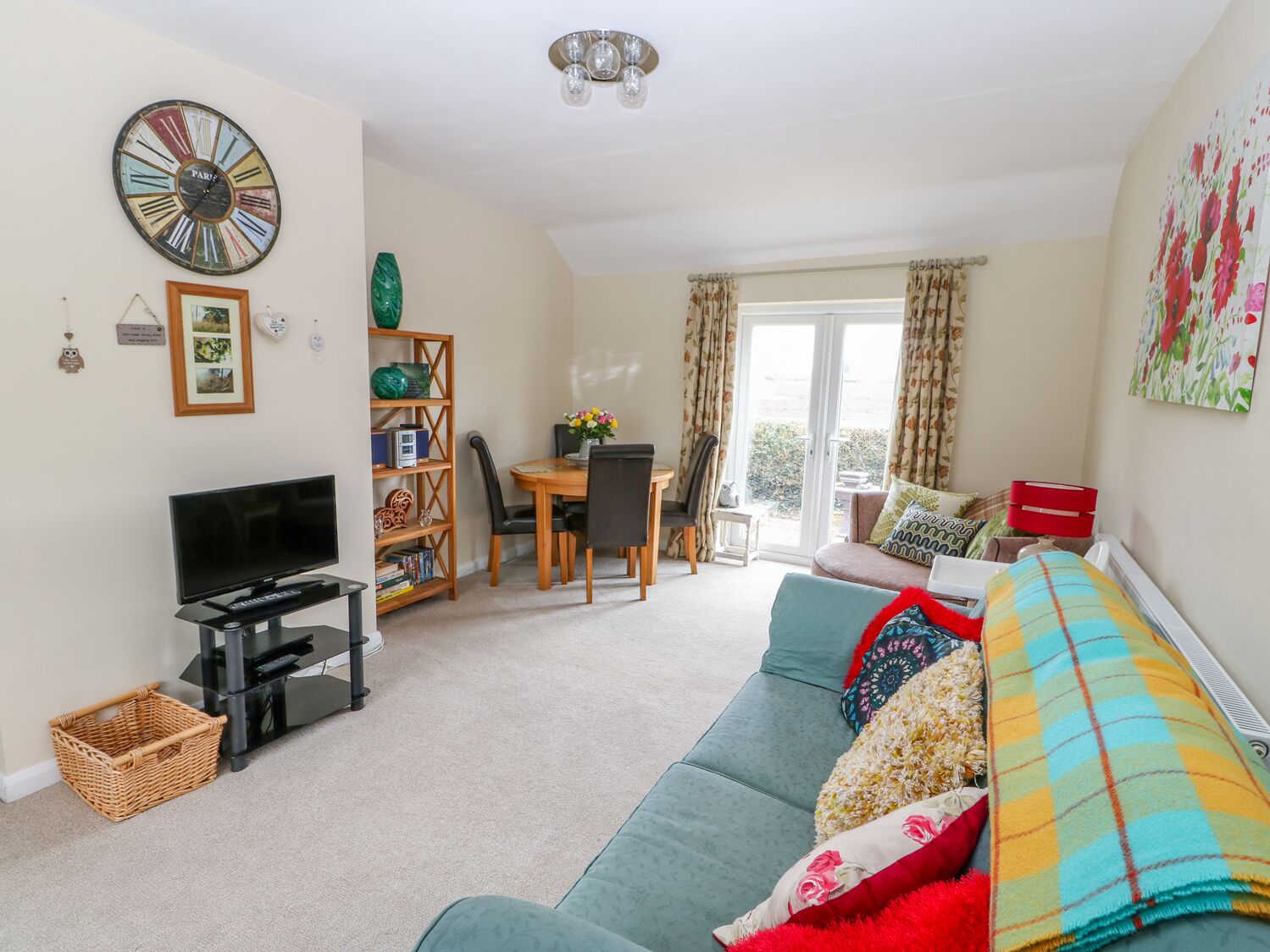 Cottage | Living room | TV