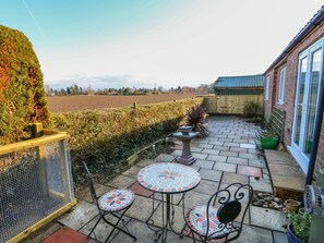 Cottage | Balcony - Roselle (Lincoln)