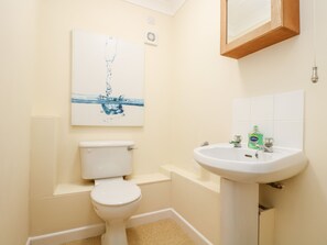 Cottage | Bathroom