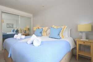 Cottage | 2 bedrooms, WiFi (free), individually decorated, individually furnished