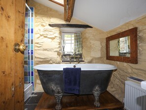 Cottage | Bathroom | Shower - Llwyn Bedw (Caernarfon)