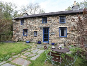 Exterior - Llwyn Bedw (Caernarfon)