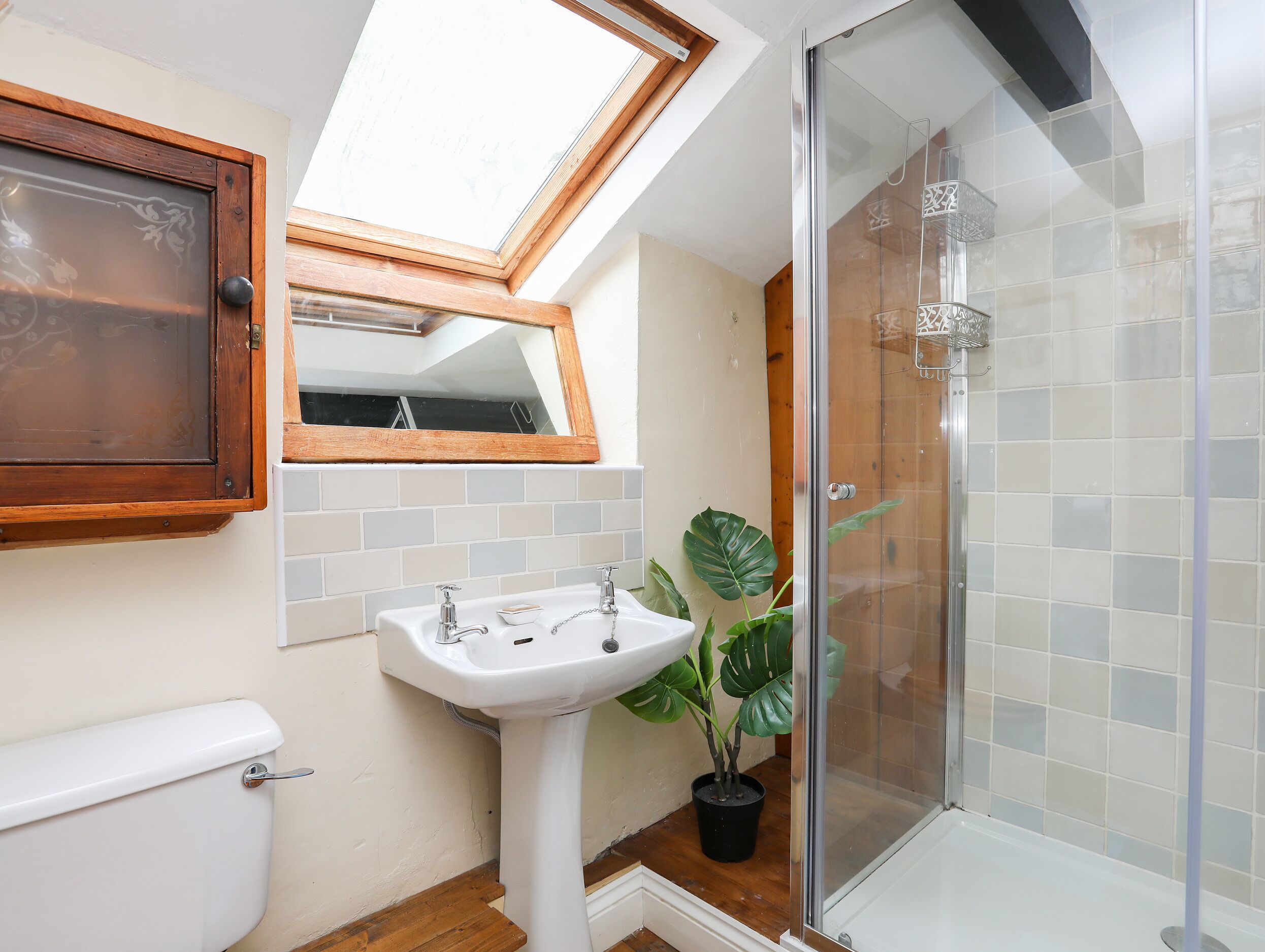 Cottage | Bathroom | Shower