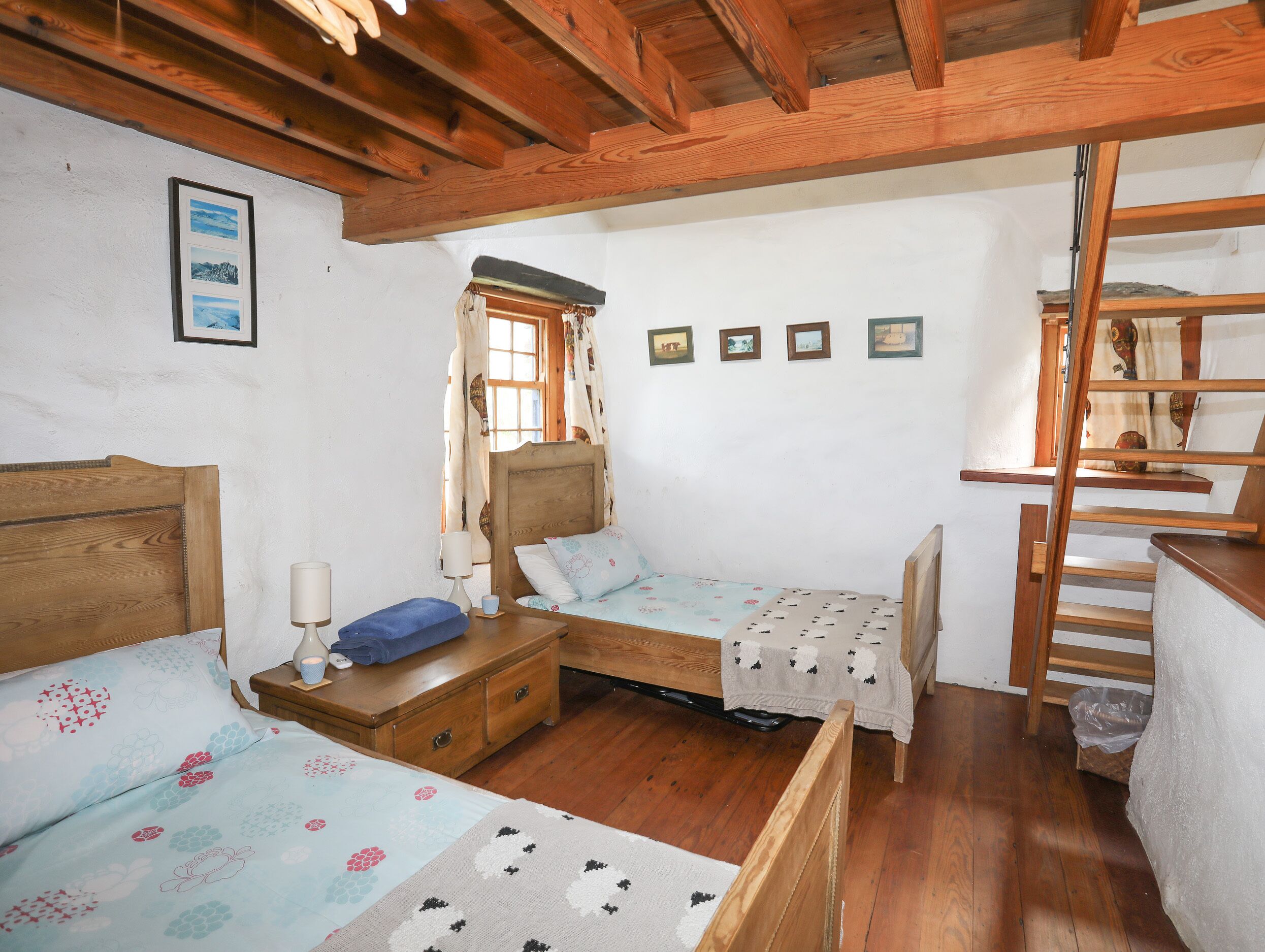 Kır Evi | 4 yatak odası, ayrı ayrı dekore edilmiş, ayrı ayrı döşenmiş 