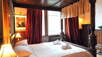 Cottage | 4 bedrooms, individually decorated, individually furnished, free WiFi