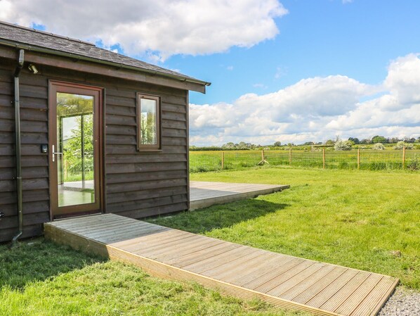 Cottage | Property grounds - Rose Lodge (York)