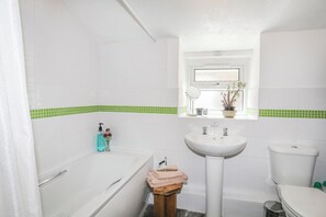 Cottage | Bathroom
