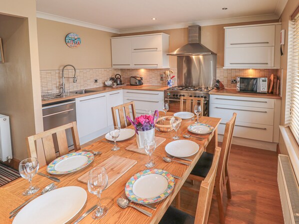 Cottage | Interior