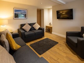 Házikó | Nappali | Tévé