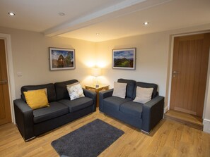 코티지 | 거실 | TV