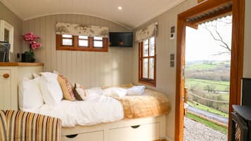 Cottage | 1 bedroom, individually decorated, individually furnished, free WiFi