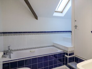 Cottage | Bathroom