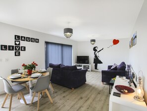 Cottage | Living room | TV, DVD player, stereo - Cysgod Y Capel (Tyn-y-Gongl)