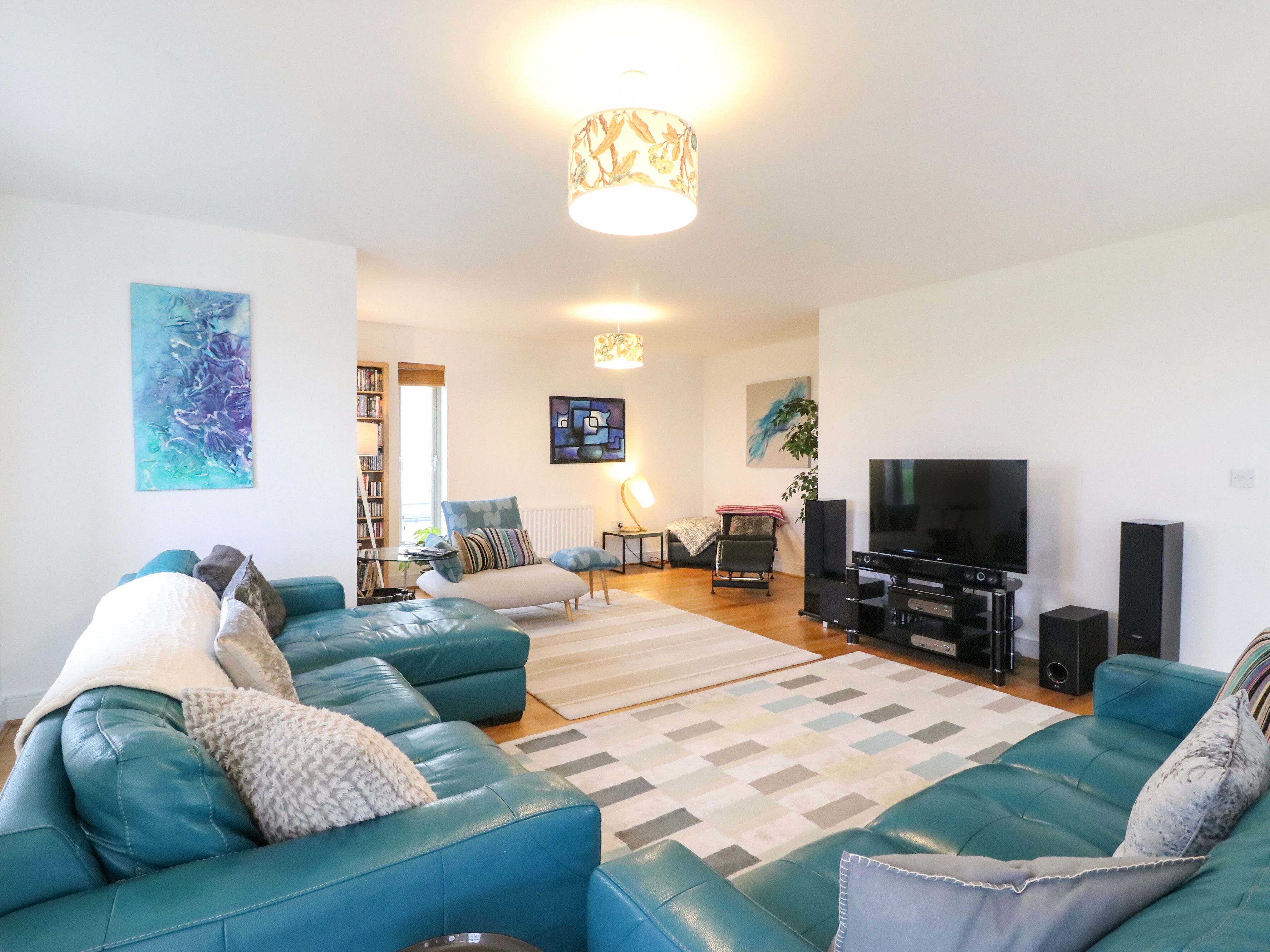 Cottage | Living room | TV