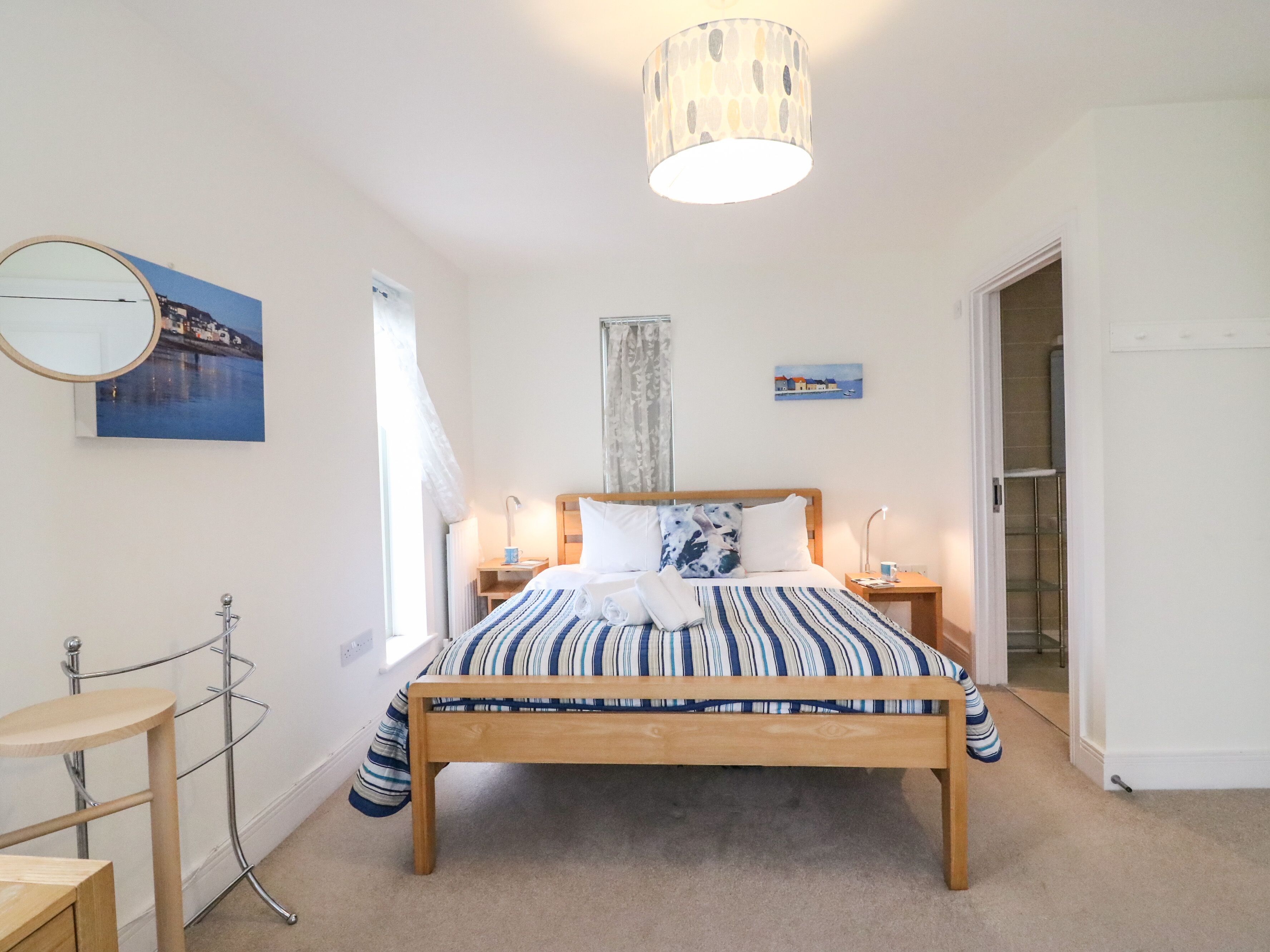 Cottage | 4 bedrooms, individually decorated, individually furnished, free WiFi