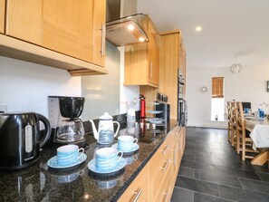 Cottage | Private kitchen - Osprey House Portland (Portland)