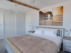Cottage | 5 bedrooms, individually decorated, individually furnished, free WiFi - Low Tide (Weymouth)