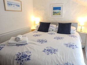 Cottage | 2 bedrooms, individually decorated, individually furnished, free WiFi - Blue Cottage (Beaumaris)