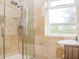 Cottage | Bathroom | Shower