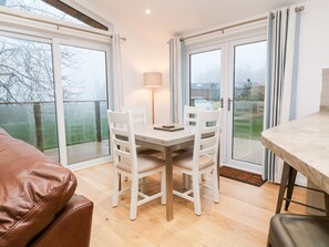 Cottage | Living room | TV - 9 Faraway Fields (Liskeard)