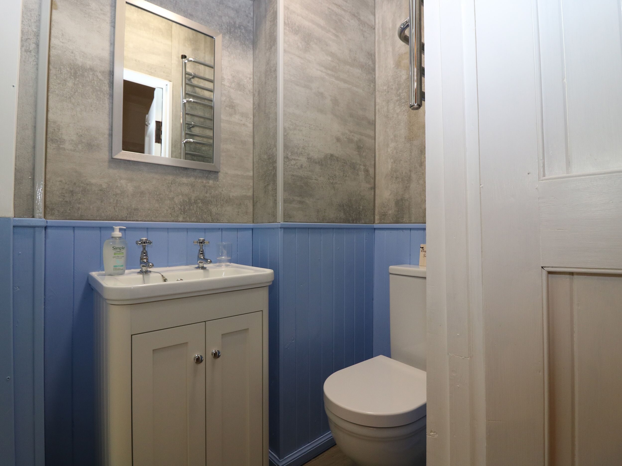 Feriehus | Badeværelse | Bruser